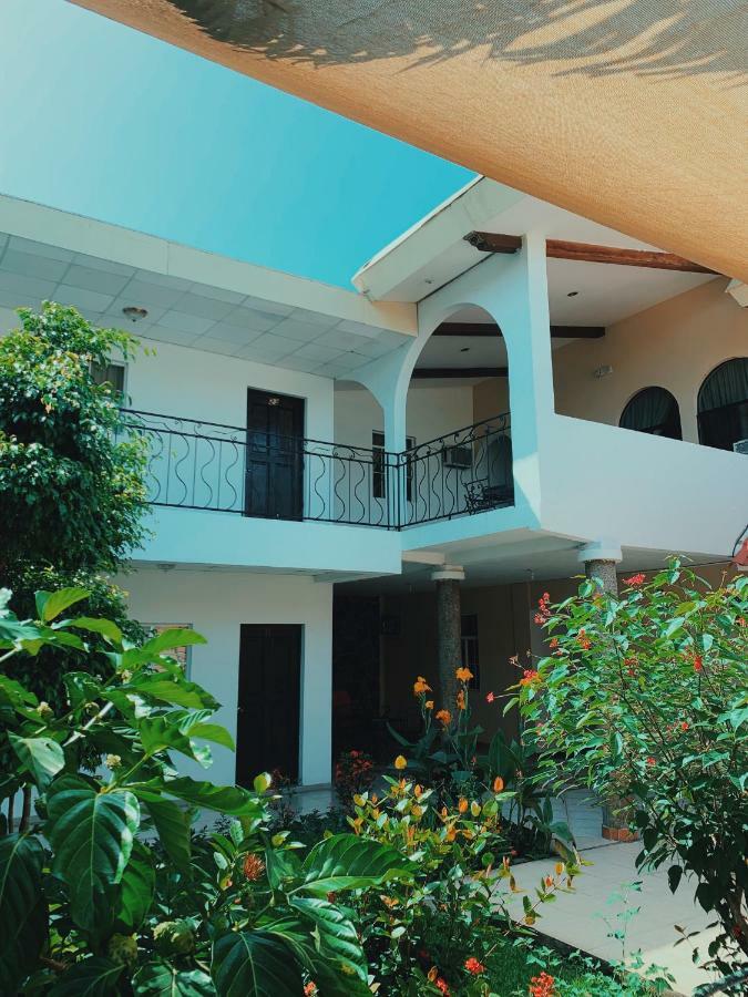 Hotel Santa Elena Antiguo Cuscatlán Exterior foto